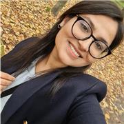 Sono disponibile per aiutare su materie come Inglese, Italiano, Storia, Economia...